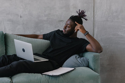 Welke kleding dragen met thuiswerken? Draag dit voor betere resultaten!